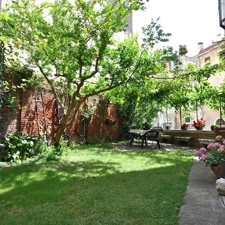 Apartment Garden In Biennale Venedig