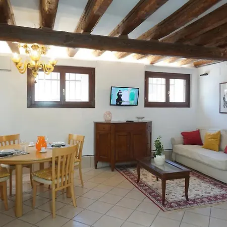 Apartament Garden In Biennale *